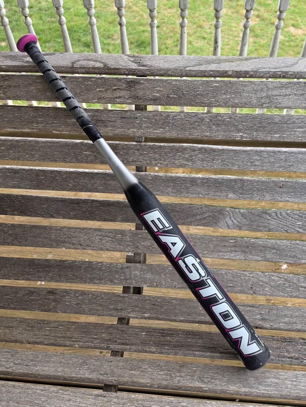 Easton Cyclone (SK33BP) FP Softball Bat  (32")(23oz)(2 1/4")